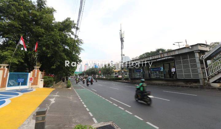 APARTMENT PARK ROYALE SANGAT STRATEGIS DI GATOT SUBROTO, VIEW SWIMMING POOL 2