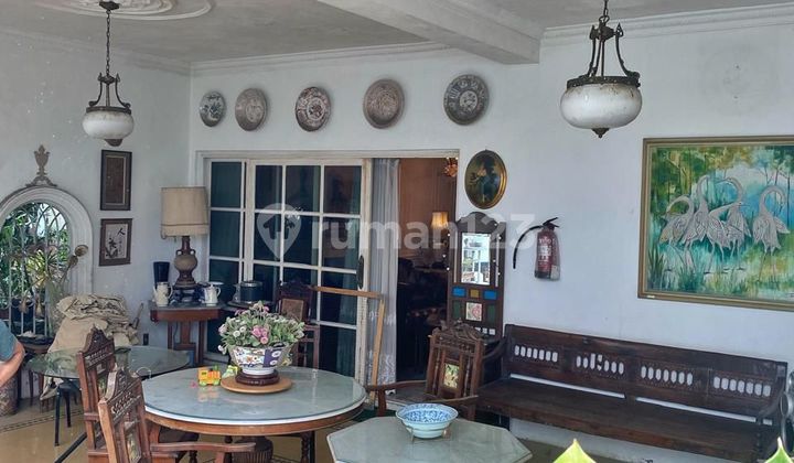 Rumah Klasik Halaman Luas, Lokasi Strategis Tebet, Dekat Kuningan