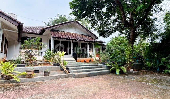 RUMAH HITUNG TANAH DENGAN HALAMAN LUAS DI PEJATEN TIMUR, JAKARTA SELATAN RUMAH HITUNG TANAH DENGAN HALAMAN LUAS DI PEJATEN TIMUR, JAKARTA SELATAN