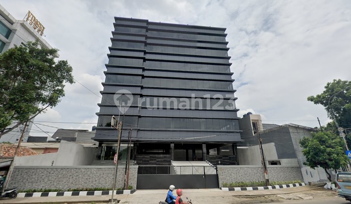 Gedung Kantor Baru Posisi Strategis Sebrang TOLL Gate - 8 Lantai 