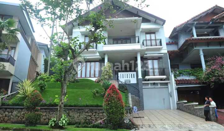 Rumah Mewah di Dago Pakar Bandung dekat Resor Dago Pakar Village  2