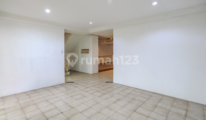 SPACIOUS HOUSE, COMFORTABLE SUMMARECON CLUSTER IN KELAPA GADING, NEAR SUNTER, RAWAMANGUN