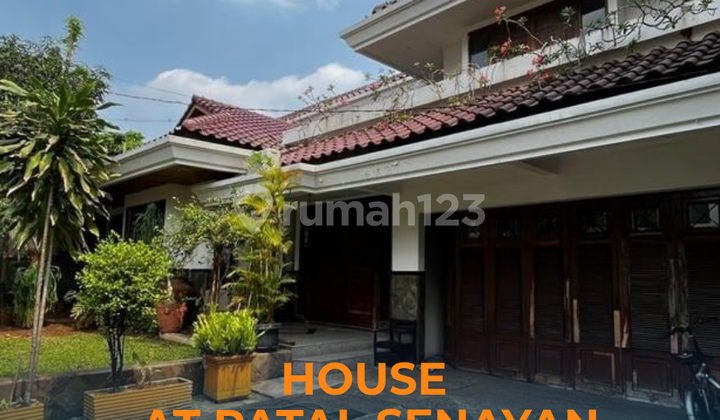 Dijual Rumah Bagus SHM, dan Siap Huni di Kawasan Elit Senayan