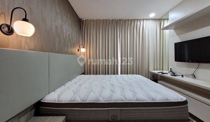 Apartement The Newton 1 1 BR Furnished Bagus 2