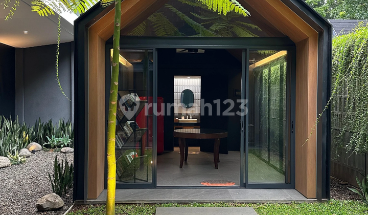 For Sale, Beautiful House with SHM on Brawijaya Street with a Luxurious Design. 2