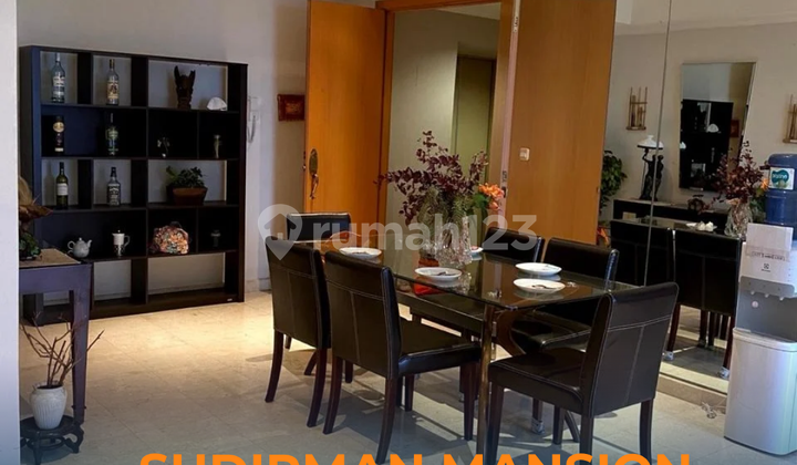 Di Sewakan 3 Bedroom Apartemen Sudirman Mansion Furnished Bagus dan Siap Huni