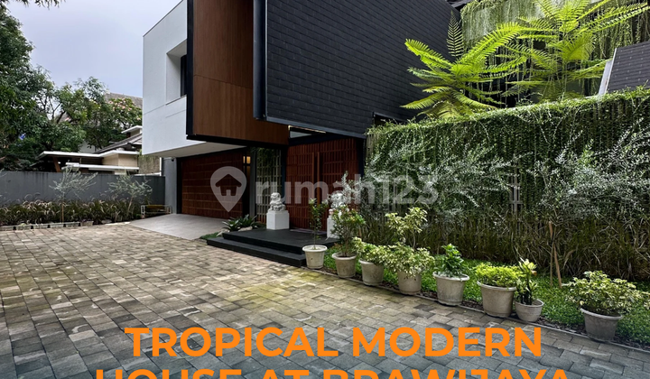 Dijual Rumah Bagus SHM di Jalan Brawijaya dengan Desain Mewah