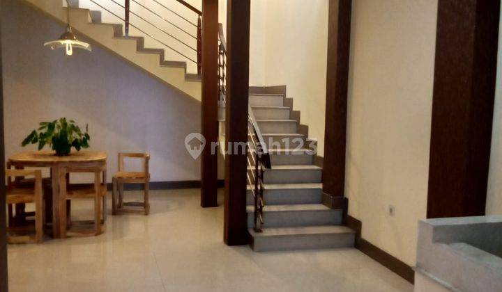 Rumah 2 lantai Lt 112.5 m split level  siap huni di Bsd 2