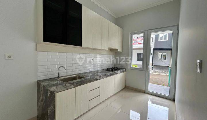 Rumah Hoek Minimalis Modern di Pusat West Bsd City 2