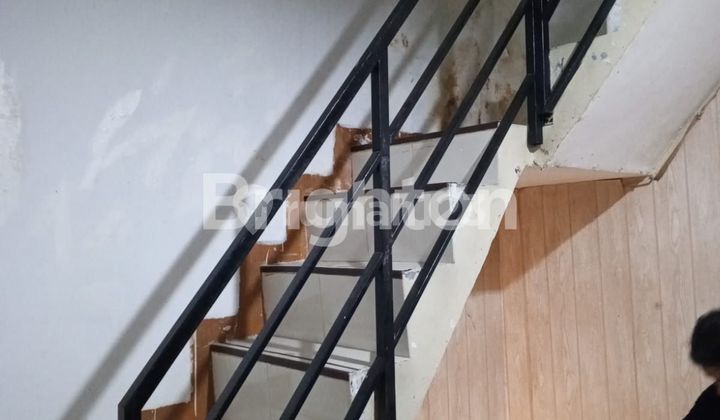 3-STORY SMALL HOUSE IN JELAMBAR, GROGOL PETAMBURAN, WEST JAKARTA 2