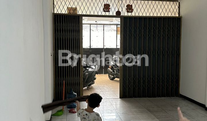 3.5-STORY SHOPHOUSE IN JELAMBAR, GROGOL PETAMBURAN, WEST JAKARTA