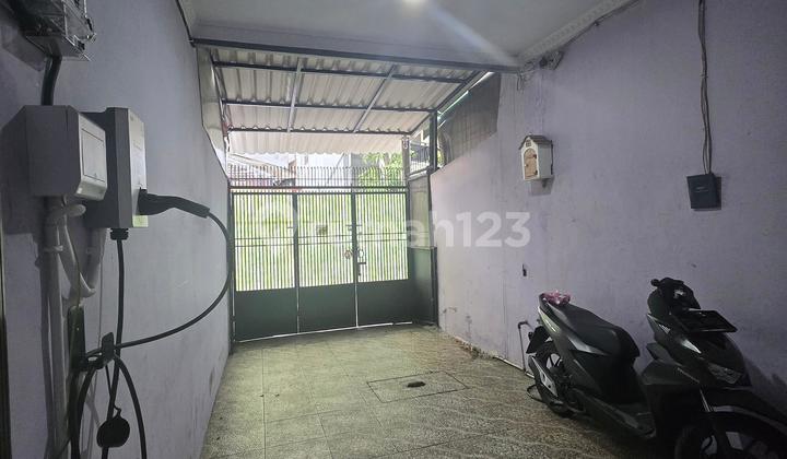 Beautiful 3-Story Ready-to-Occupy House, POLRI Complex, Jelambar Grogol Petamburan, West Jakarta Beautiful 3-Story Ready-to-Occupy House, POLRI Complex, Jelambar Grogol Petamburan, West Jakarta