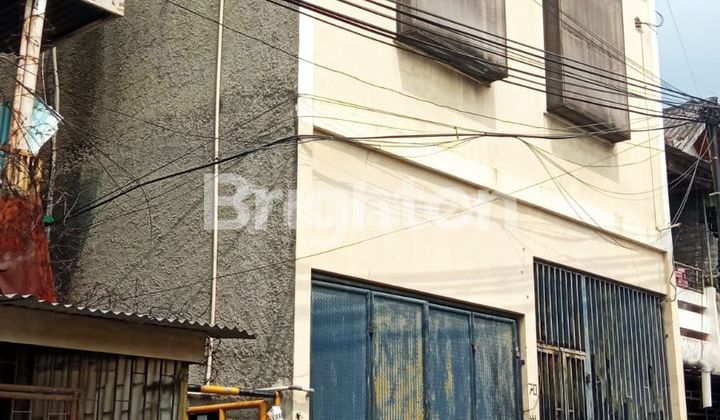 RUMAH 3 LANTAI LOKASI STRATEGIS PENGUKIRAN