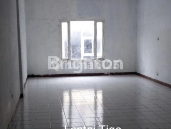 4-STORY SHOPHOUSE IN JELAMBAR TUBAGUS ANGKE, WEST JAKARTA 2