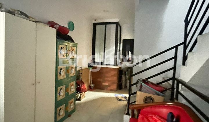 3.5-STORY READY-TO-OCCUPY HOUSE IN JELAMBAR, GROGOL PETAMBURAN, WEST JAKARTA 2