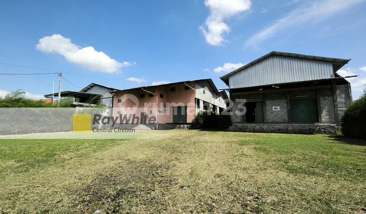 Ready-to-Use Warehouse with Extensive Land in Depok Plered Cirebon Ready-to-Use Warehouse with Extensive Land in Depok Plered Cirebon
