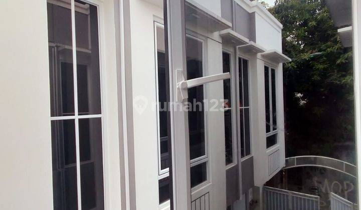 Rumah dengan design minimalis modern akses motor di cipinang elok jakarta timur 1