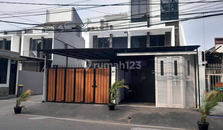 Rumah 2 Lantai Dekat Jalan Letjen Suprapto Ada Kanopinya Di Cempaka Putih 1