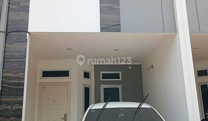 Rumah 2 Lantai Akses Mobil.dekat Mall Grand Pramuka Jakarta Pusat 1