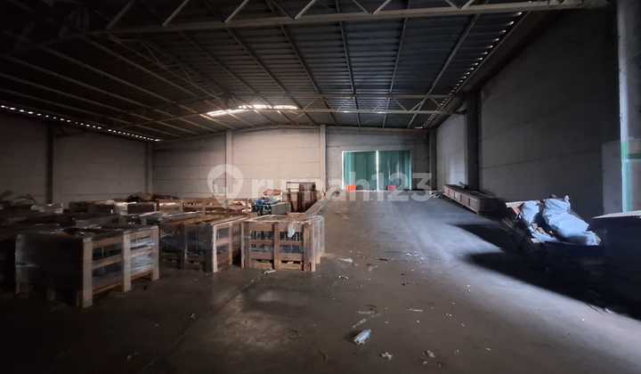 Warehouse Rental 1300 M2 in Subang Industrial Complex Area