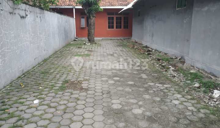 Jual Rumah SHM Halaman Luas di Tengah Kota Cirebon Jual Rumah SHM Halaman Luas di Tengah Kota Cirebon