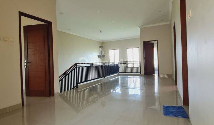 Rumah 2 Lantai Bagus Furnished SHM di Tuparev, Cirebon 2