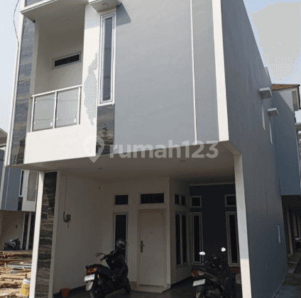 Rumah 2 Lantai Di Pisangan Baru Matraman, 1