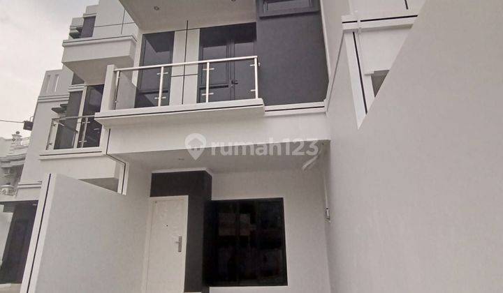 Jual Rumah 2 Lantai Jatinegara Modern Aman, Dan Nyaman 1