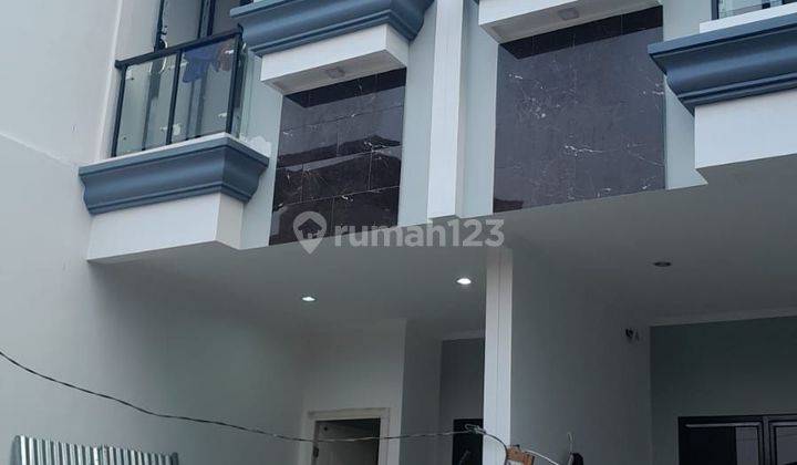 Rumah 2 Lantai Dekat  Stasiun Ka Jati Negara Jakarta Timur 2