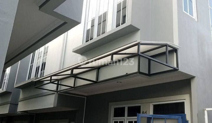 Rumah 2 Lantai di Cipinang Elok Jakarta Timur 1