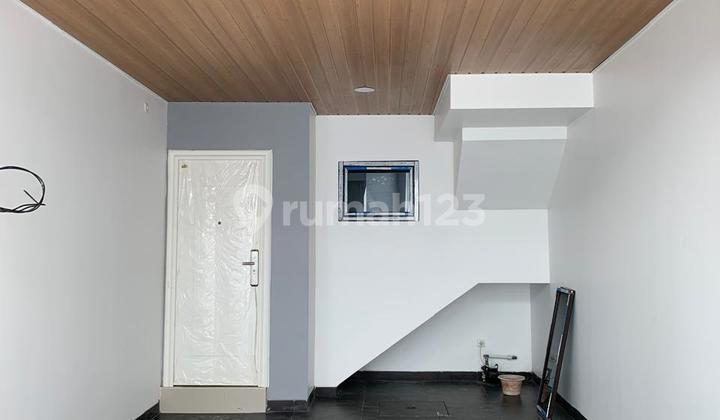 Rumah 2 Lantai Dekat Mall Green Pramuka Jakarta Pusat 2