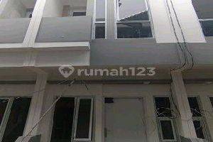 Rumah Modren 2 Lantai Dekat Stasiun Ka Kemayoran Jakarta Pusat 1
