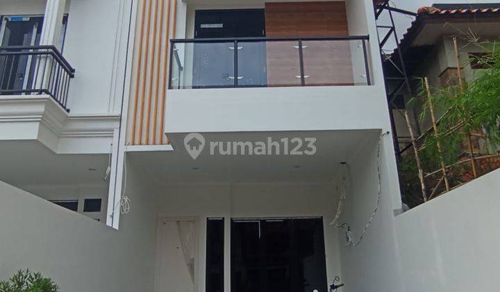 Rumah Cantik Dekat Pusat Perbelanjaan Cempaka Mas Jakarta Pusat 1