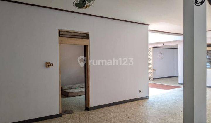 Dijual Rumah 2 Lantai Jakarta Pusat Harga Terjangkau 2