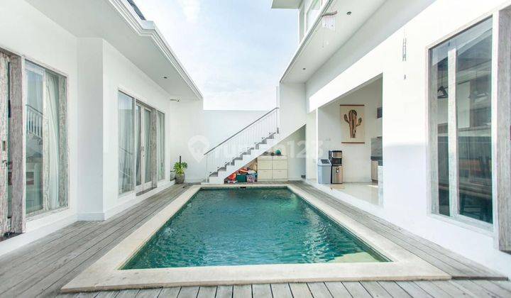 Villa in Padonan Canggu 2 Floors SHM Baru Timur 2