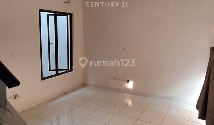 kamar tidur rumah siap huni di green