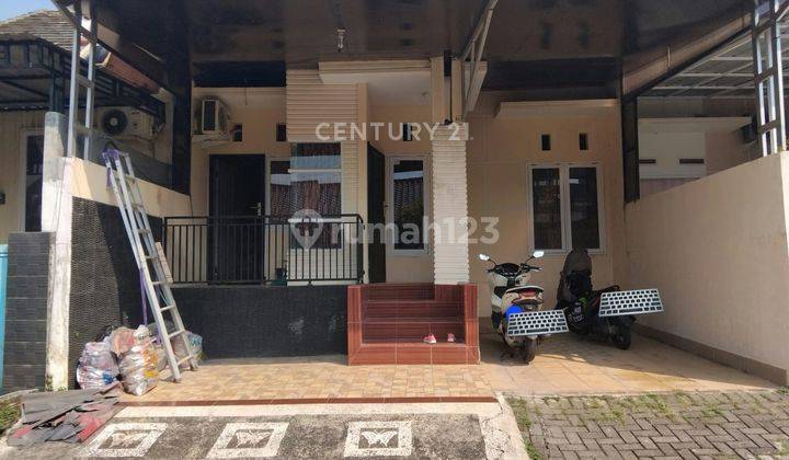 tampak depan rumah siap huni di perumahan