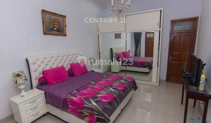 kamar tidur rumah furnished siap huni di