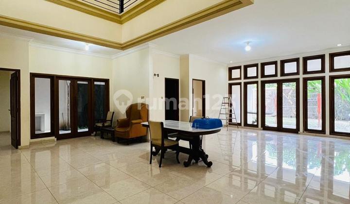 For Rent Luxurious House Suitable for Residence, Office, or Business Place on the Edge of Taman Yasmin Road, Bogor City. 2