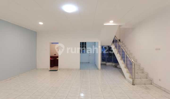 Ready-to-Live House in Villa Permata Gading, Kelapa Gading, North Jakarta Ready-to-Live House in Villa Permata Gading, Kelapa Gading, North Jakarta