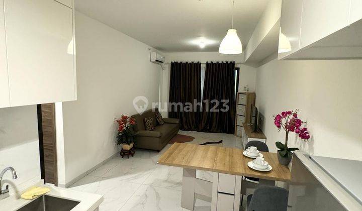 Disewakan Brand New 3 BR Skyhouse Apartemen Bsd 1