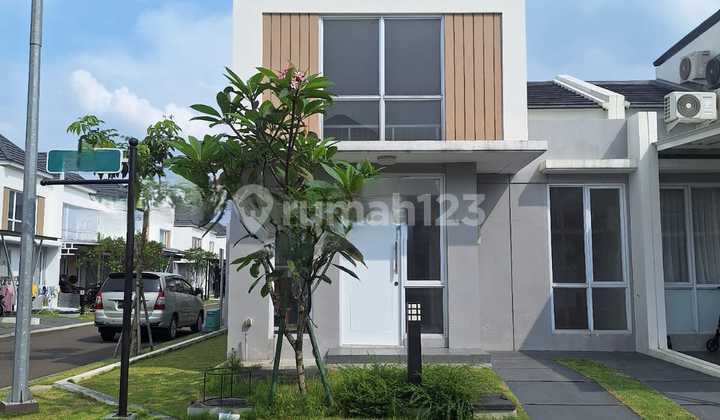 Dijual Cepat !!! Rumah Hook Cluster Canna Paramount Petal 