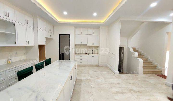 dapur rumah 2 lantai di clauster