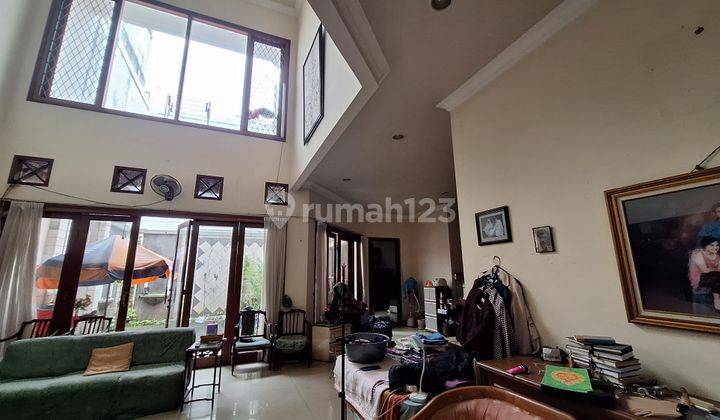 Rumah Bagus 2 Lantai SHM di Gandaria, Jakarta Selatan 1