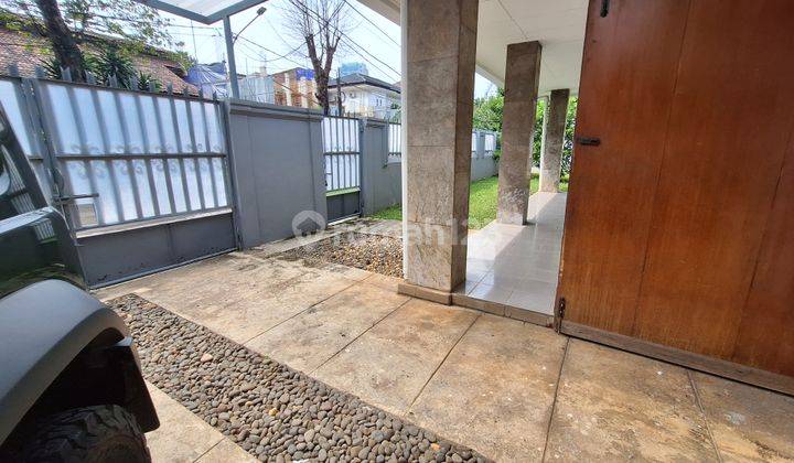 Rumah Semi Furnished SHM di Kebayoran Baru, Jakarta Selatan 1