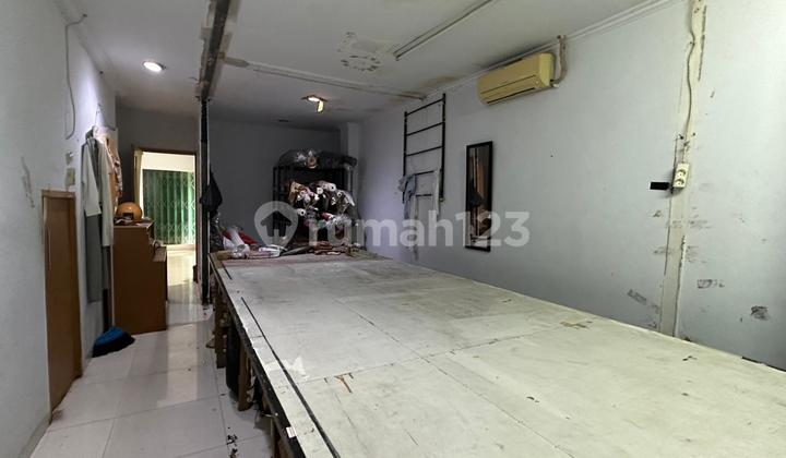 Ruko jalan raya jakarta selatan kebayoran lama untuk kantor atau usaha dijual harga pasaran Ruko jalan raya jakarta selatan kebayoran lama untuk kantor atau usaha dijual harga pasaran
