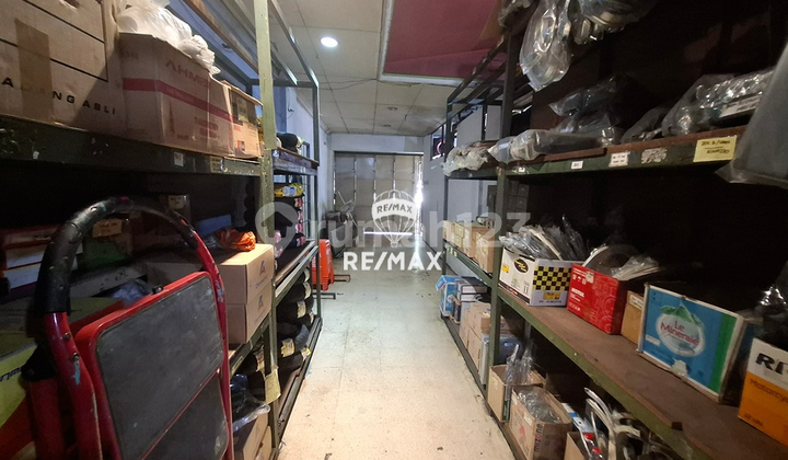 FOR SALE: ROAD-SIDE SHOPHOUSE IN CEMPAKA PUTIH AREA, EAST CIPUTAT 2