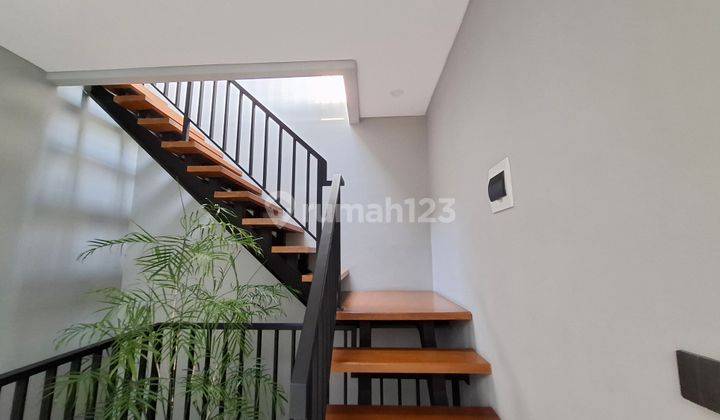 Rumah Baru Dibangun Ada Kolam Renang 3+2 Kt Jakarta Selatan 2