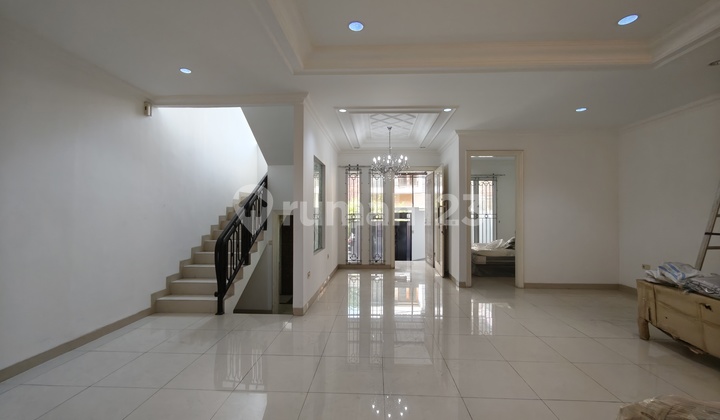 Nice house 8x15 in Puri Indah, move-in ready, West Jakarta, South Kembangan. 2