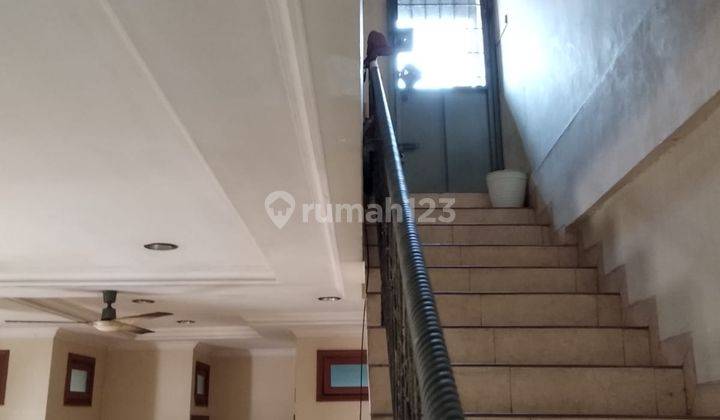 Ruko di Ciputat Raya Kebayoran Lama, Jakarta Selatan 275 M SHM 2